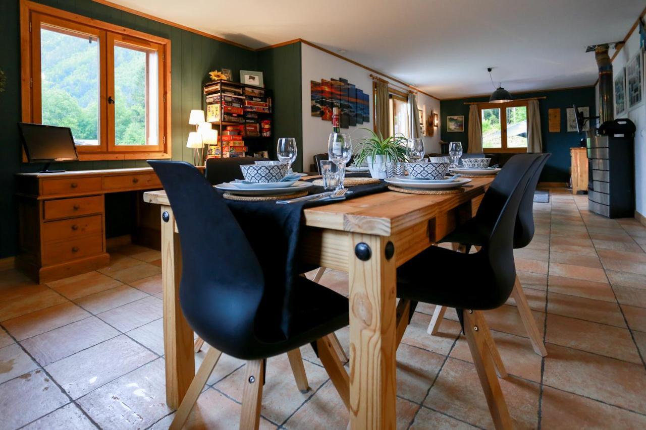 Chamonix Large Chalet, Sleeps 12, 200M2, 5 Bedroom, 4 Bathroom, Garden, Jacuzzi, Sauna المظهر الخارجي الصورة