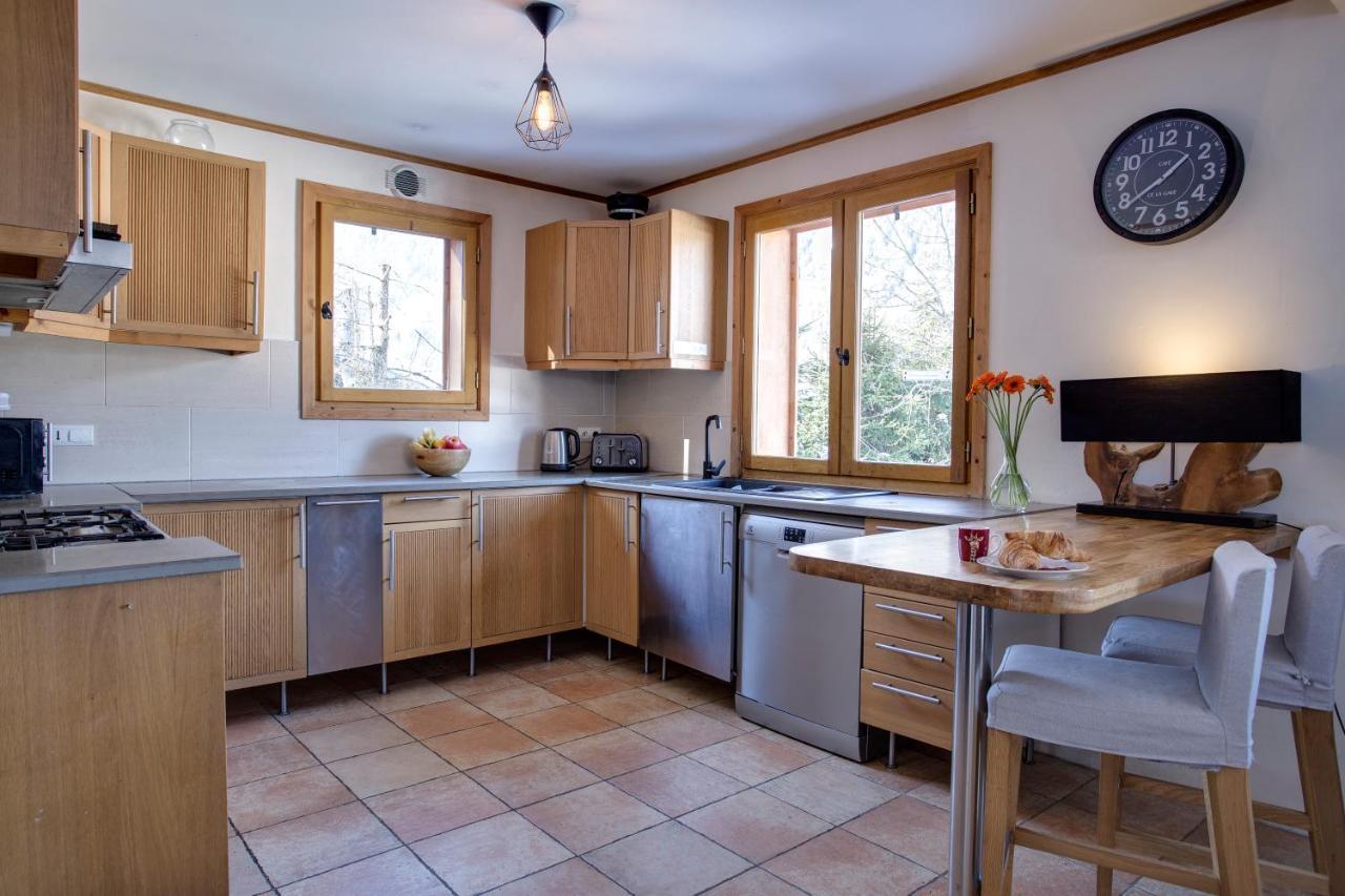 Chamonix Large Chalet, Sleeps 12, 200M2, 5 Bedroom, 4 Bathroom, Garden, Jacuzzi, Sauna المظهر الخارجي الصورة