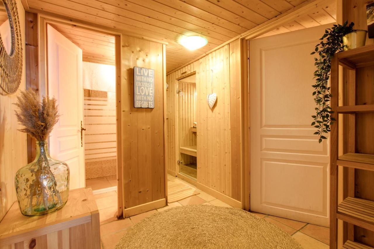 Chamonix Large Chalet, Sleeps 12, 200M2, 5 Bedroom, 4 Bathroom, Garden, Jacuzzi, Sauna المظهر الخارجي الصورة